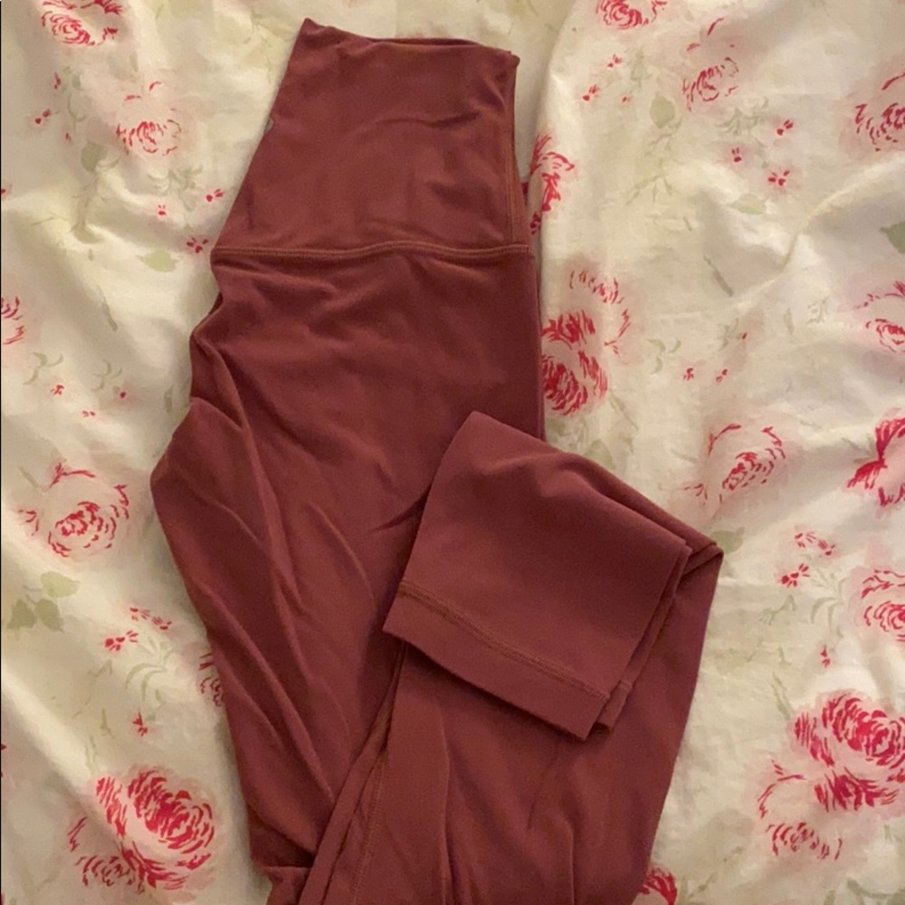 Lululemon pink rose size 2 align 25”